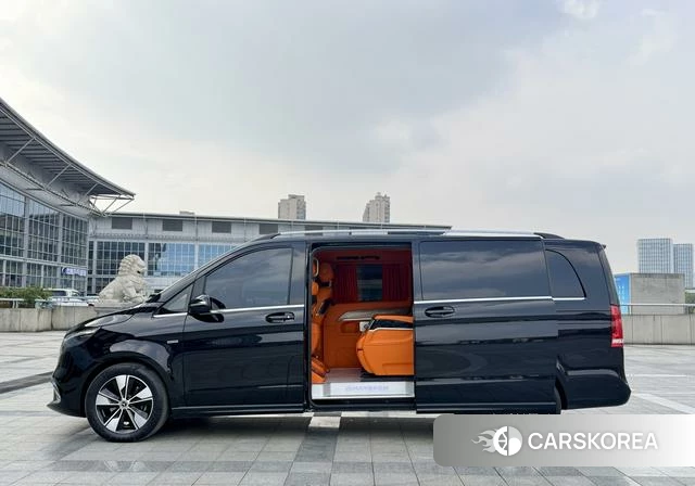 Mercedes-Benz V-class 2023 Черный из Китая