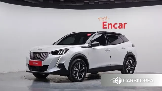 Peugeot e-2008 second generation 2023 Белый двухцветный из Кореи