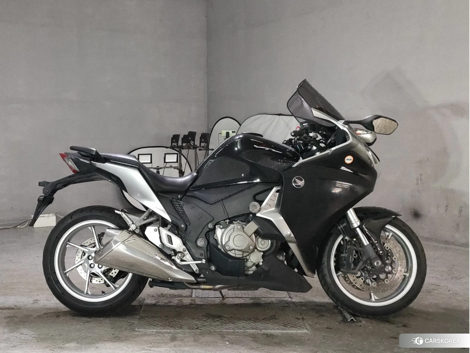 Проданный Honda VFR1200F DCT 2011 из Японии, фото 4