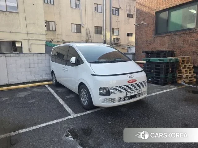 Hyundai Staria 2021 Белый из Кореи