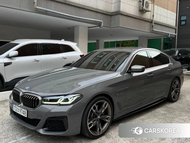 BMW 5 Series (G30) 2022 Серый из Кореи