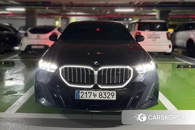 BMW 5 Series (G60) 2025 Черный из Кореи