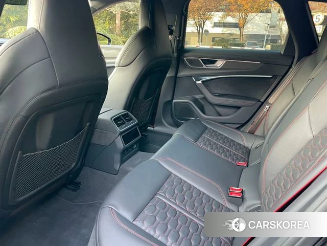 Audi RS 6 2022 Черный из Китая