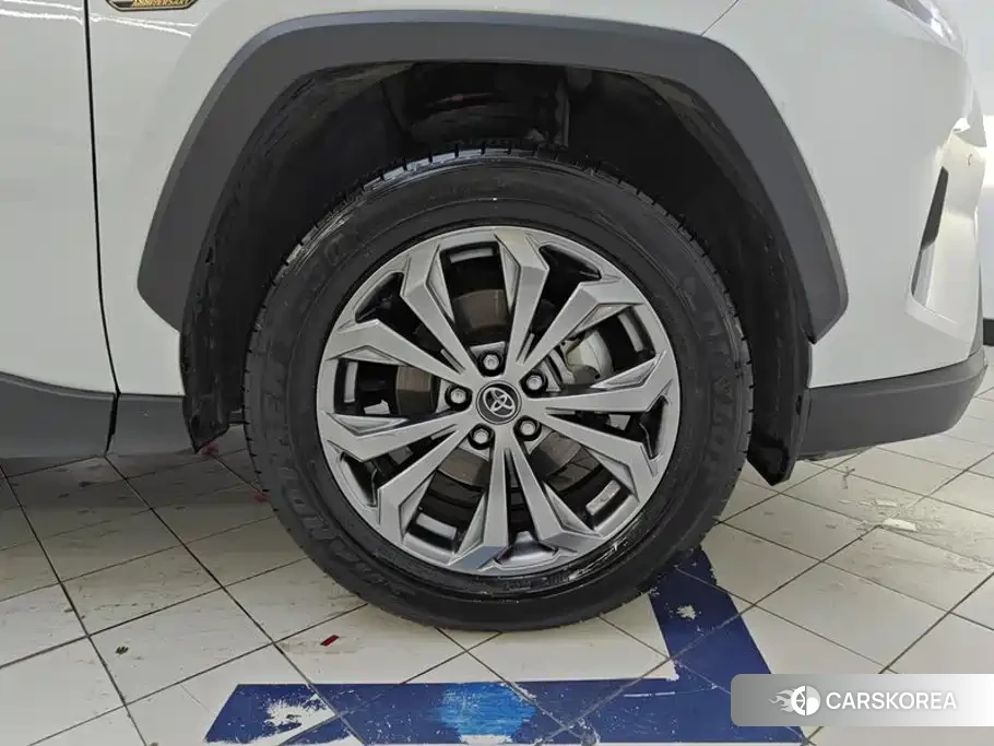 Toyota RAV4 2024 Белый из Китая