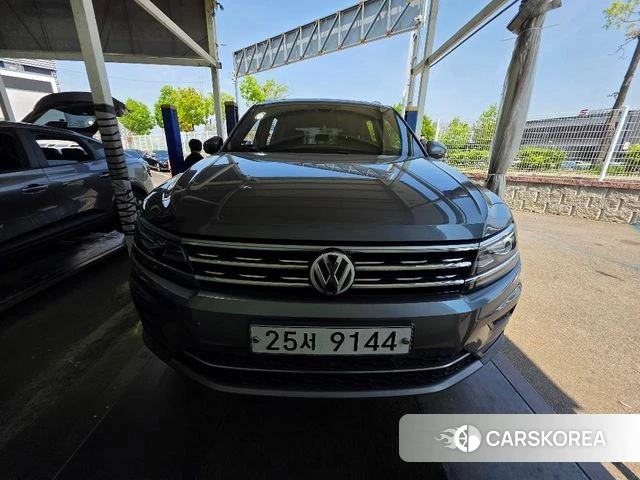 Volkswagen Tiguan Allspace 2018 Серый из Кореи