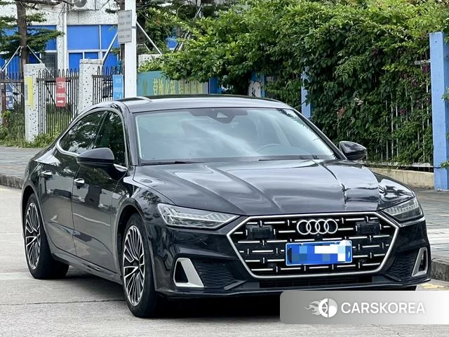 Audi A7L 2022 Черный из Китая