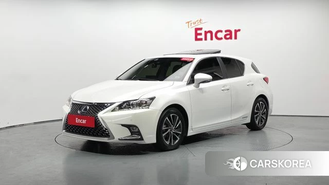 Lexus CT200h 2018 Белый из Кореи