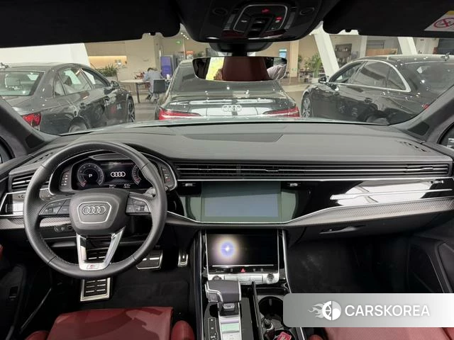 Audi SQ7 2024 Серебристо-серый из Китая
