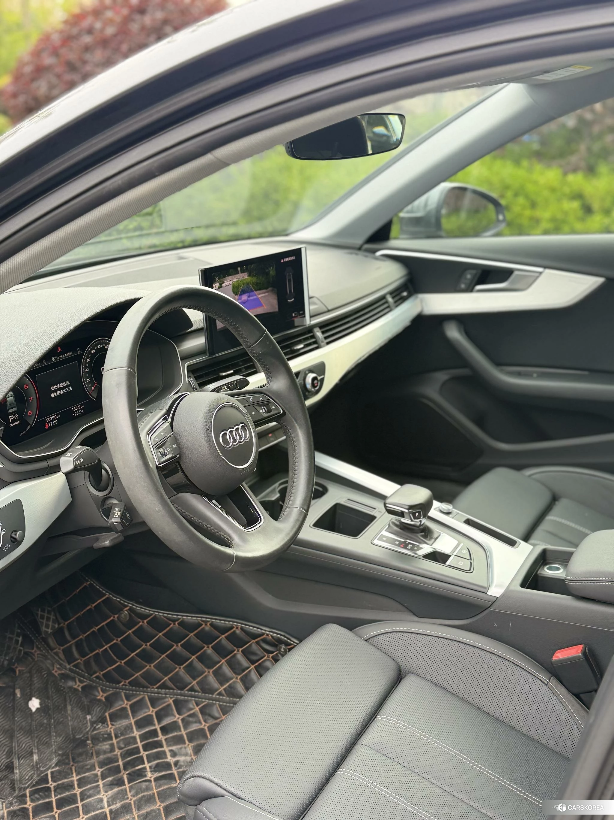 Audi A4L 2020 Темно-серый из Китая