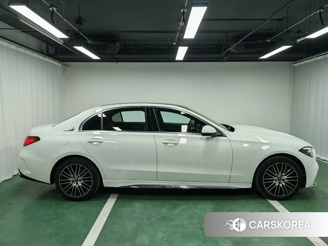 Mercedes-Benz Class C 2023 Белый из Китая