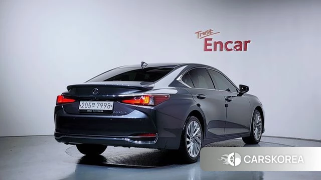 Lexus ES300h 7th generation 2023 Серый из Кореи