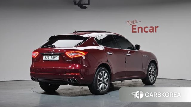 Maserati Levante 2018 Красный из Кореи