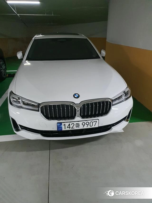 BMW 5 Series (G30) 2023 Белый из Кореи
