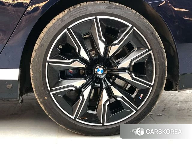 BMW i7 id 4208350 из Китая