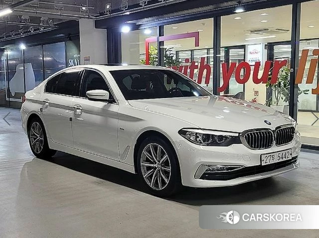 BMW 5 Series (G30) 2018 Белый из Кореи