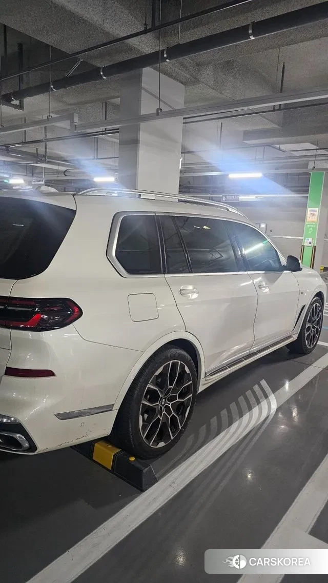 BMW X7 (G07) 2024 Белый из Кореи