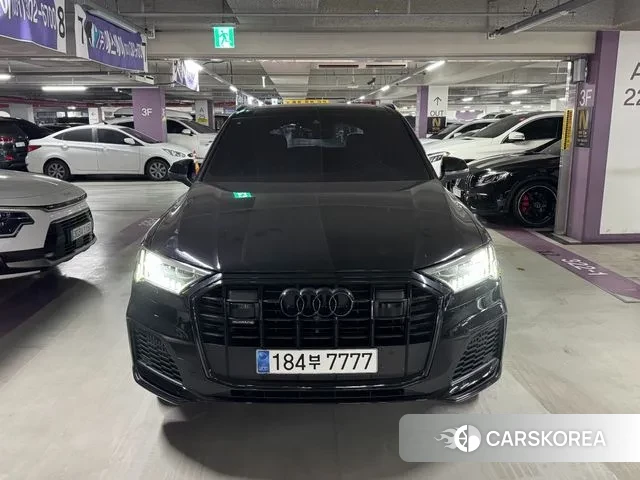 Audi Q7 (4M) 2021 Черный из Кореи