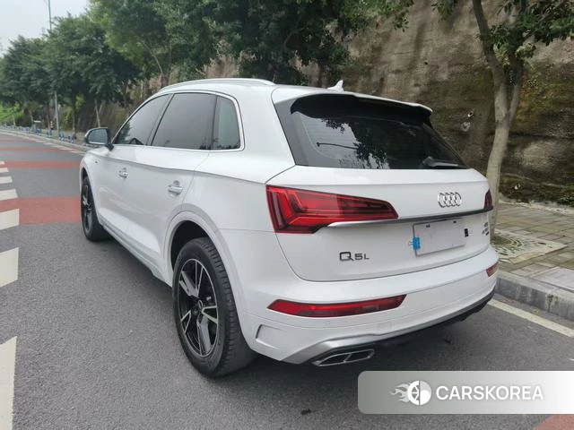 Audi Q5L 2022 Белый из Китая