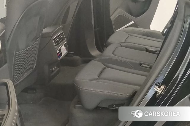 Audi Q8 2025 Черный из Китая