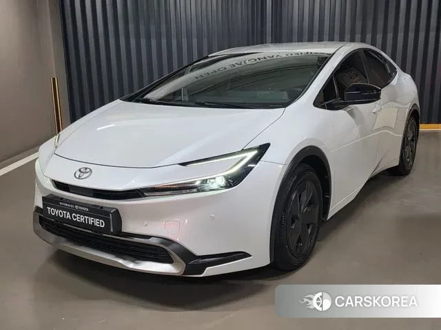 Toyota Prius 5th Generation 2023 Белый из Кореи
