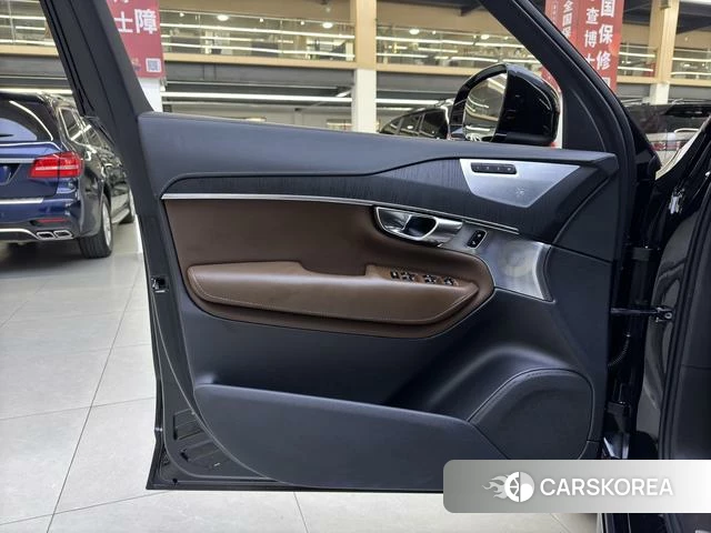Volvo XC90 2020 Черный из Китая