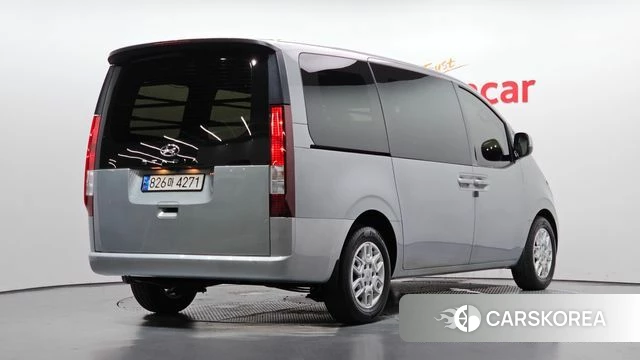 Hyundai Staria 2022 Серебряный из Кореи