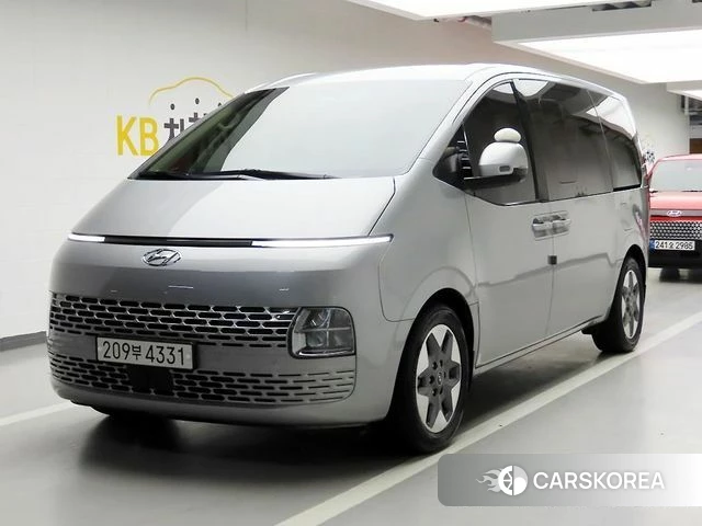 Hyundai Staria 2022 Серебряный из Кореи