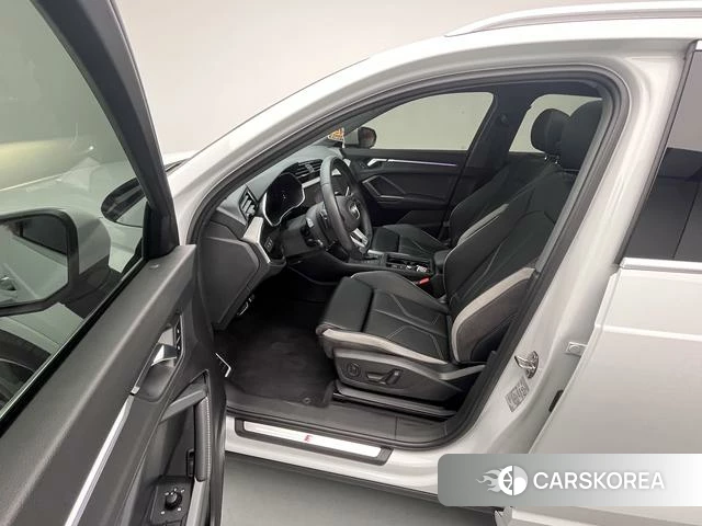 Audi Q3 2024 Белый из Китая
