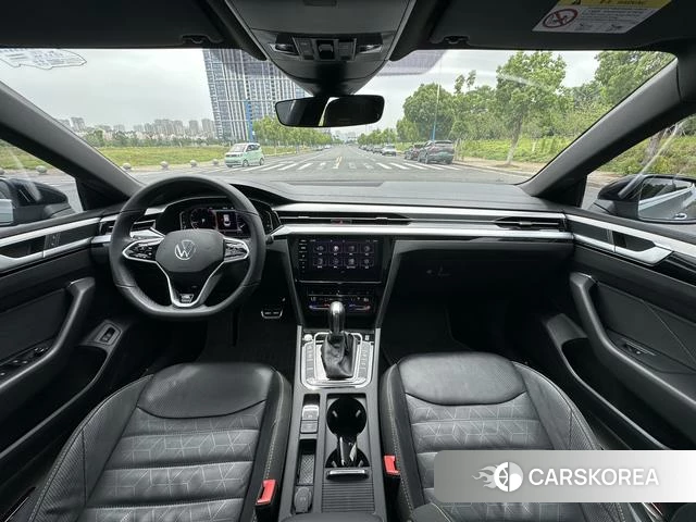 Volkswagen CC 2022 Серебристо-серый из Китая