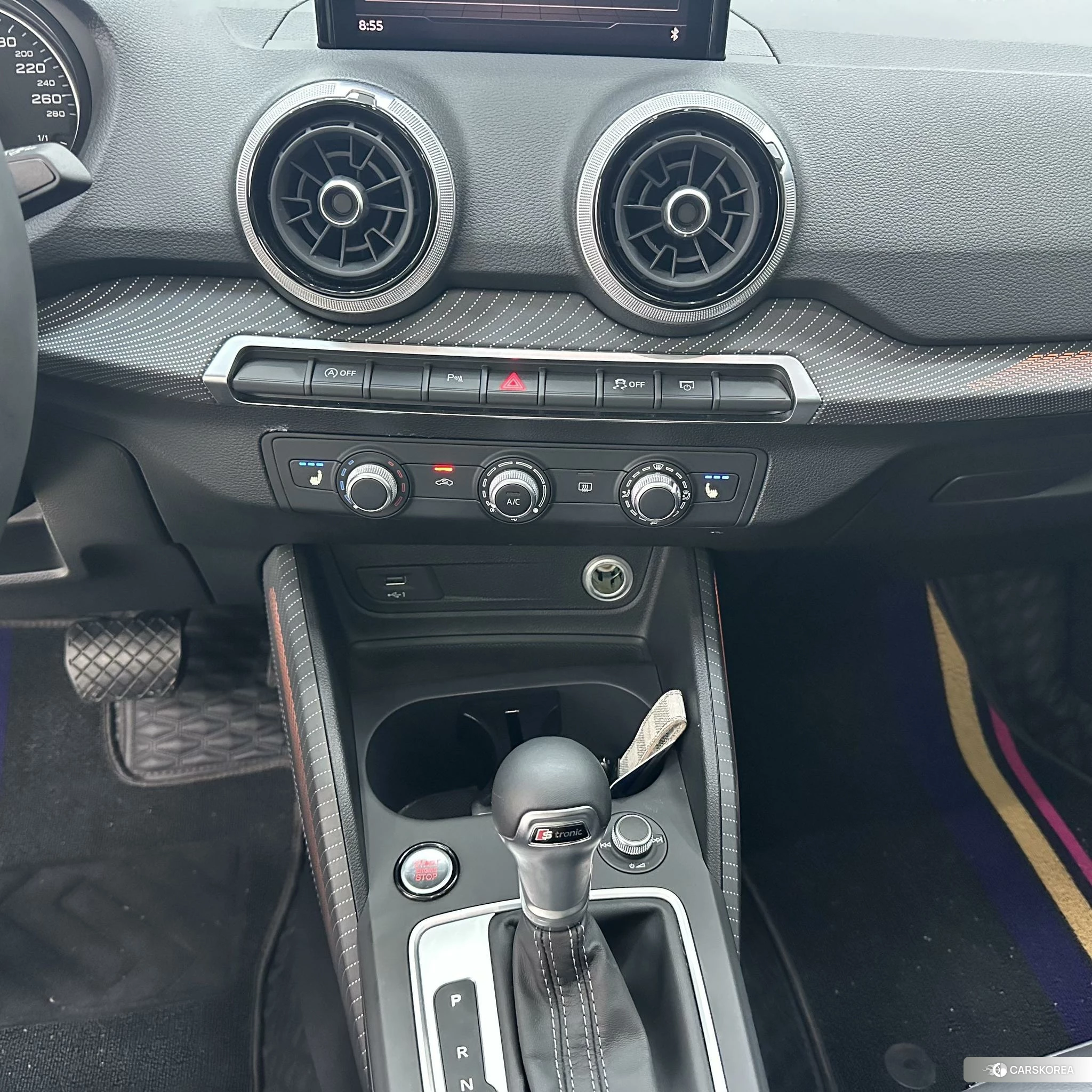 Audi Q2L 2021 Черный из Китая