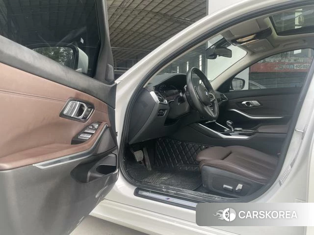 BMW 3 series 2022 Белый из Китая