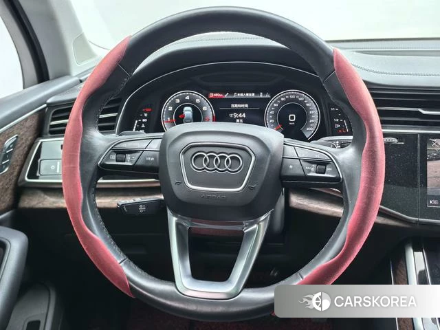 Audi Q7 2021 Синий из Китая