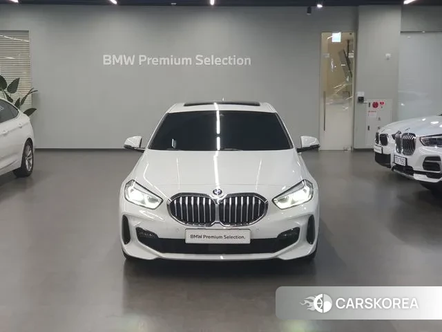 BMW 1 Series (F40) 2022 Белый из Кореи
