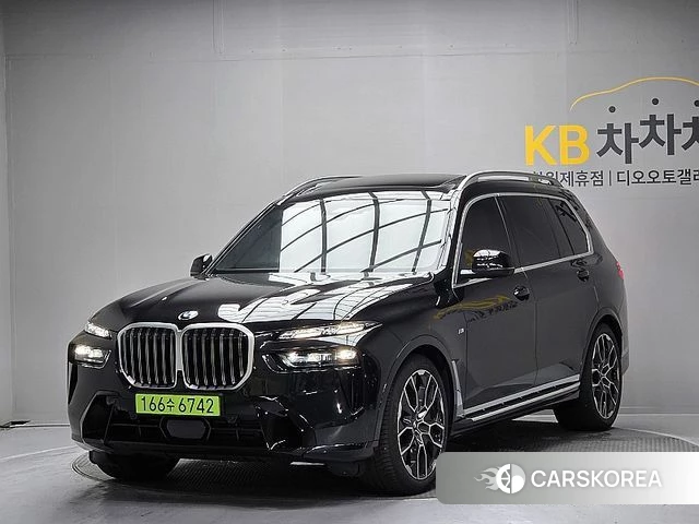BMW X7 (G07) 2025 Черный из Кореи