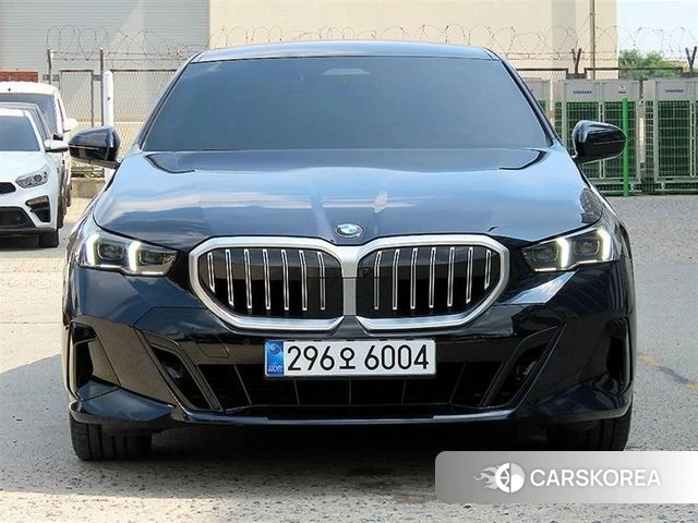 BMW 5 Series (G60) 2025 Черный из Кореи