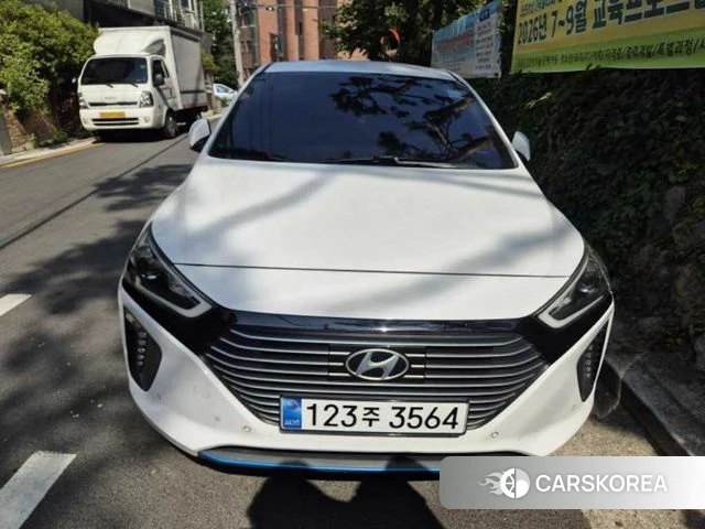 Hyundai Ionic Hybrid 2018 Белый из Кореи
