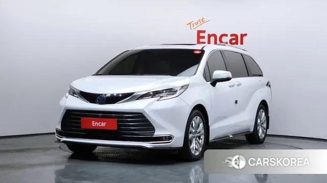 Toyota Sienna 4th Generation 2023 Белый из Кореи