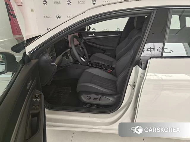 Volkswagen Lingdu 2025 Серебристо-серый из Китая