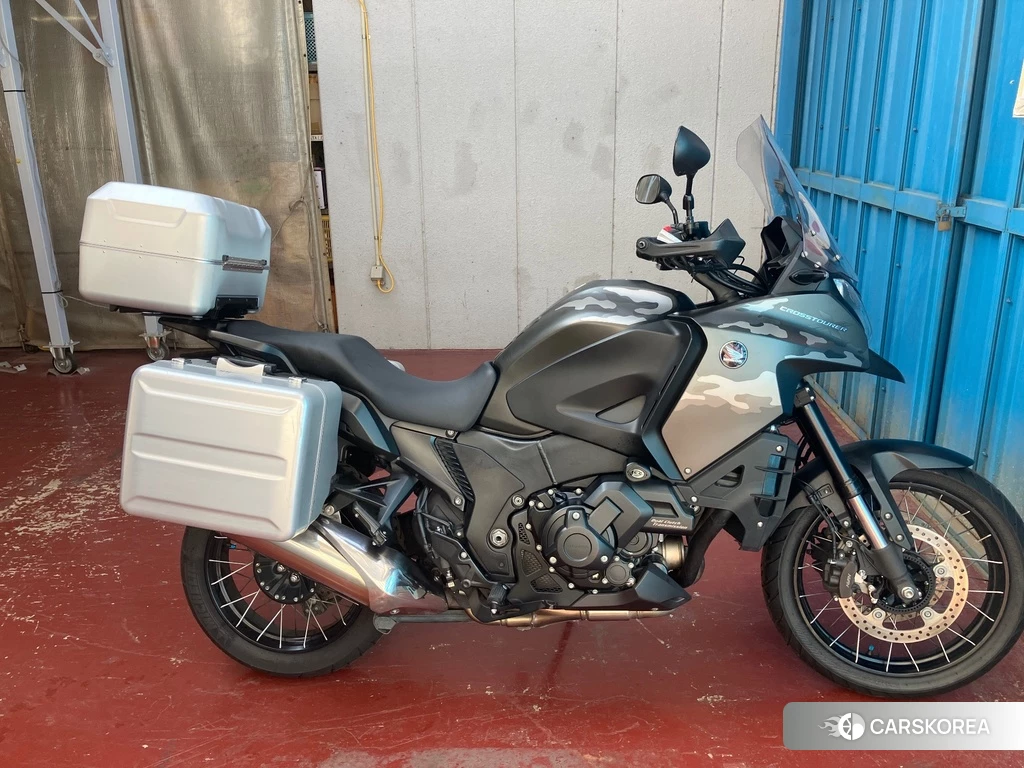 Проданный Honda VFR1200X DCT 2015 из Японии