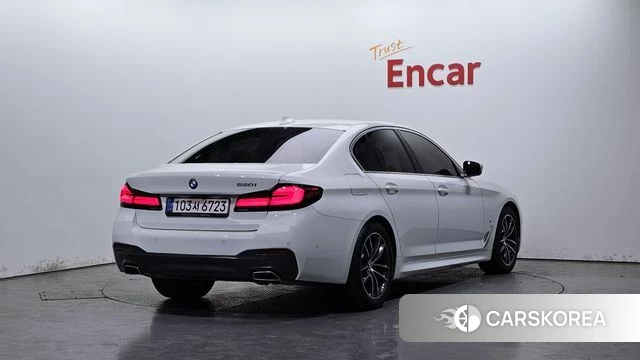 BMW 5 Series (G30) 2022 Белый из Кореи