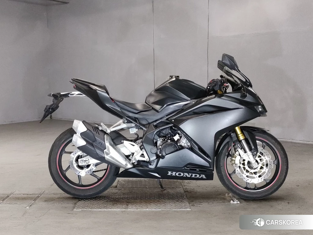Проданный Honda CBR250RR 2017 из Японии