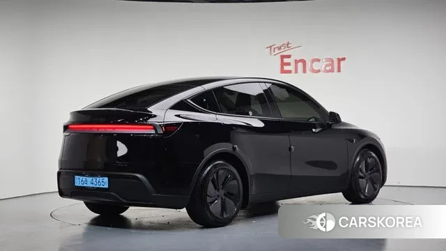 Tesla Model Y 2025 Черный из Кореи