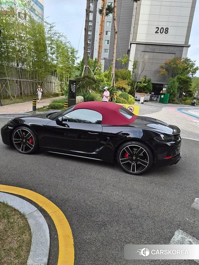 Porsche 718 Boxster 2020 Черный из Кореи