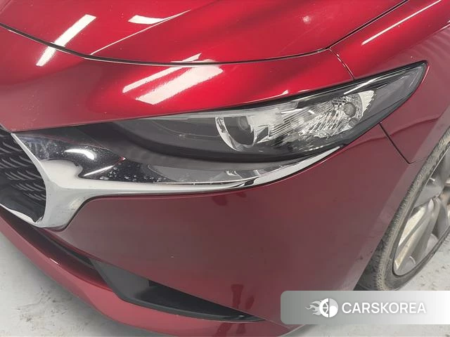 Mazda 3 Angkesaila 2023 Красный из Китая