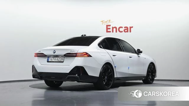 BMW 5 Series (G60) 2023 Белый из Кореи