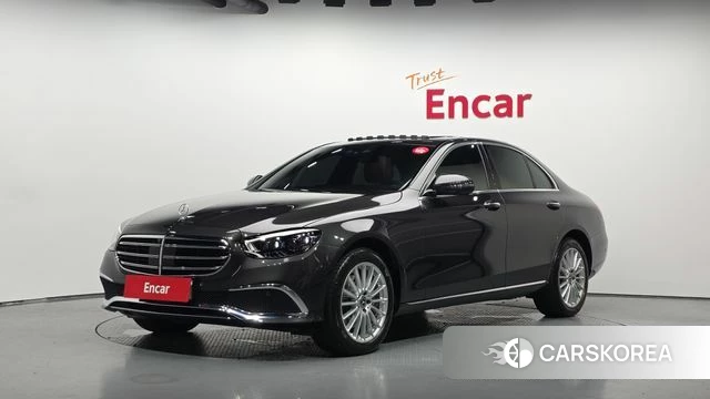 Mercedes-Benz E-Class W213 2023 Серый из Кореи
