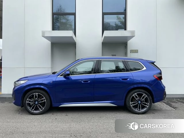 BMW iX1 2023 Синий из Китая