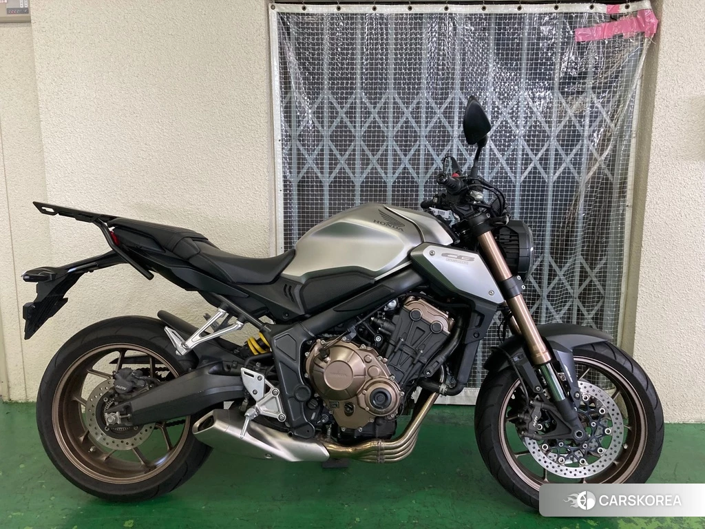 Проданный Honda CB650R 2019 из Японии