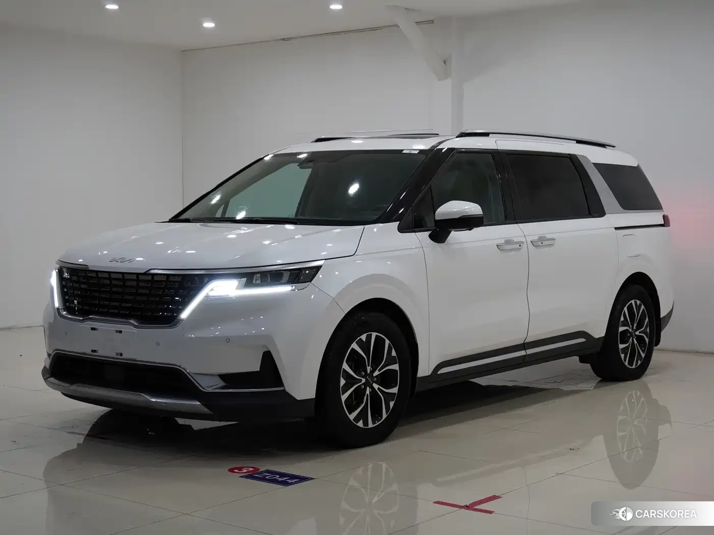 Kia Carnival 2021 Белый из Китая