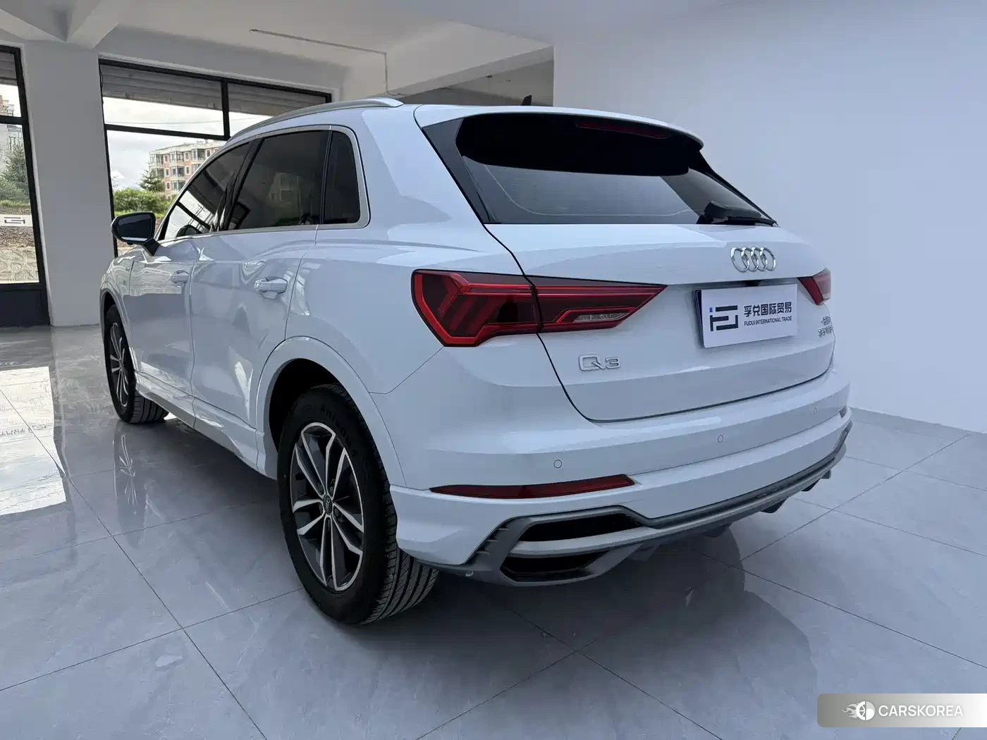 Audi Q3 2022 Белый из Китая